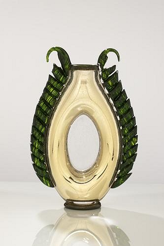 Dale Chihuly, Gold Venetian with Emerald Flanges 10.476.v1
2010, Glass